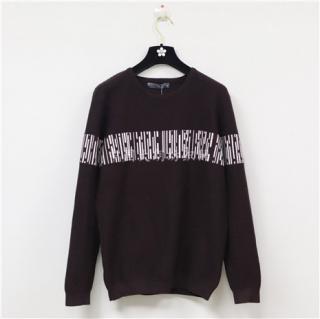 英伦街拍极简黑白圆领打底针织衫